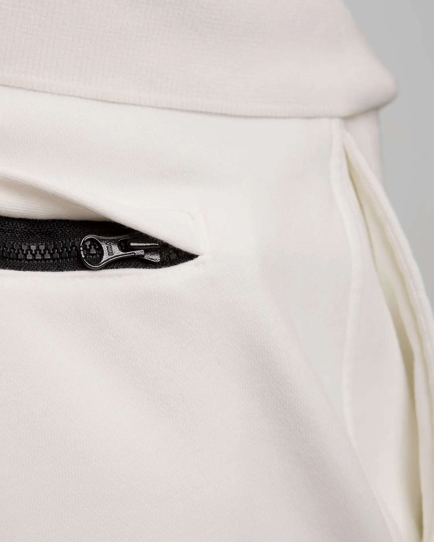 Men’s white shorts C.P. Company 16cmsb101b110044g-103